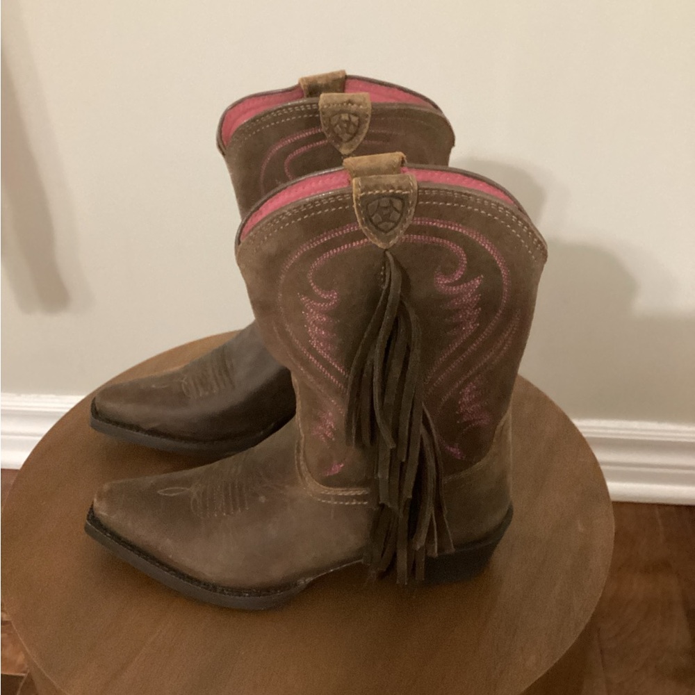 Kids Ariat Boots with Vibrant Pink Lining(size 1)